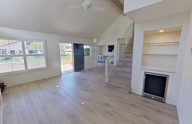 Spacious 3 bed / 2 bath in the More Mesa area photos photos