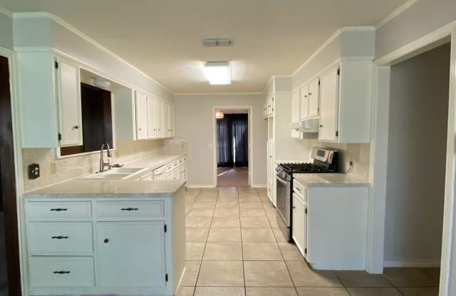 4618 Dundee Drive Gallery 2