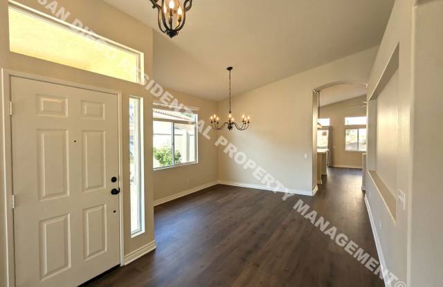 Beautiful 3/2 Near Castle Creek Country Club Gallery 4