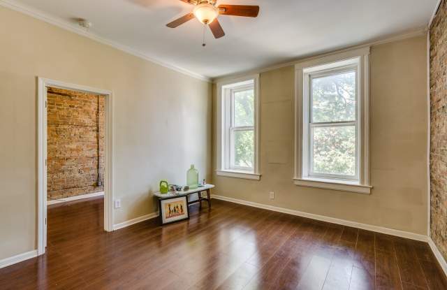 1453 West Huron Street Gallery 3