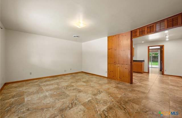 201 Hillcrest Drive Gallery 2