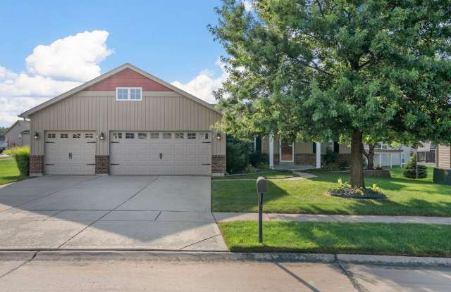 Spacious 3-Bed, 3-Bath Home in Wentzville photos photos