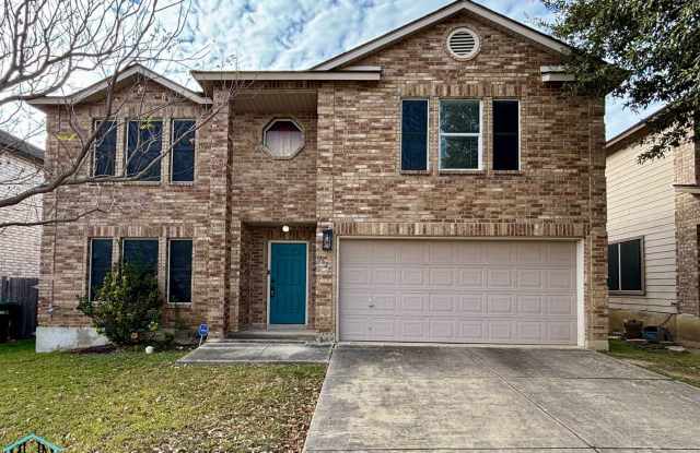 Your Dream Home Awaits! - Immaculate house features 3 spacious bedrooms, 2.5 bathrooms, and a convenient 2 car garage! - 7625 Forest Stream, Live Oak, TX 78233