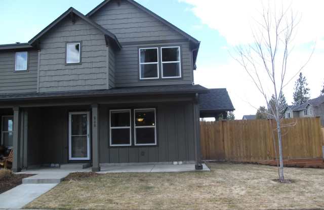 Live in Beautiful Sisters Oregon photos photos