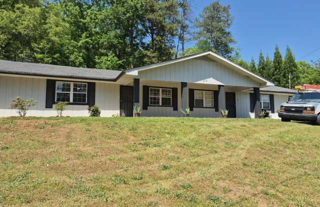 215 Belair Drive Gallery 1