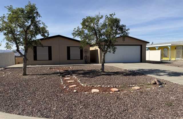 For Rent – 3 Bedroom, 2 Bathroom Home in Sunrise Vistas, Fort Mohave, AZ photos photos