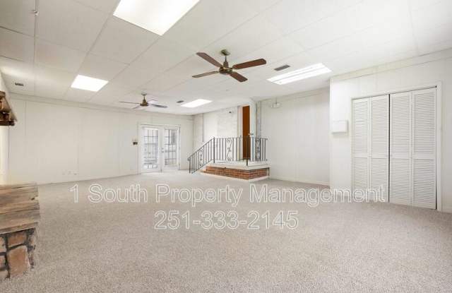 851 West Waverly Drive Gallery 3