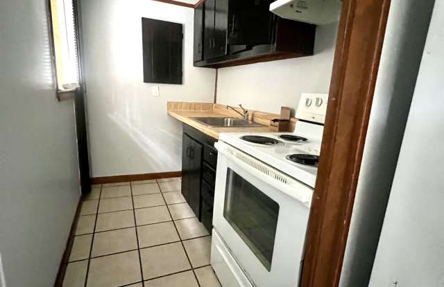 824 E Jane St Apt A photos photos