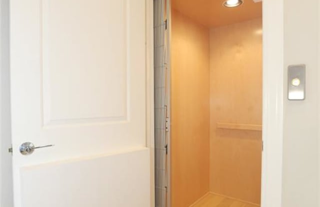 1005 Saint Charles Street Gallery 4