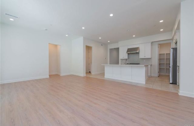 141 Jayhawk - 141 Jayhawk, Irvine, CA 92602
