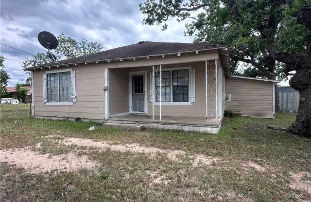 921 E Courthouse photos photos