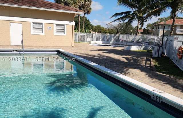 10004 Twin Lakes Dr Gallery 2