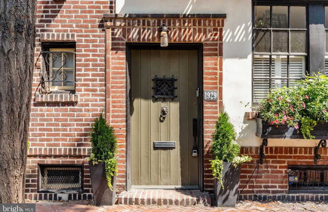 1929 PANAMA Street Gallery 3