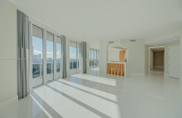 4100 Island Blvd photos photos