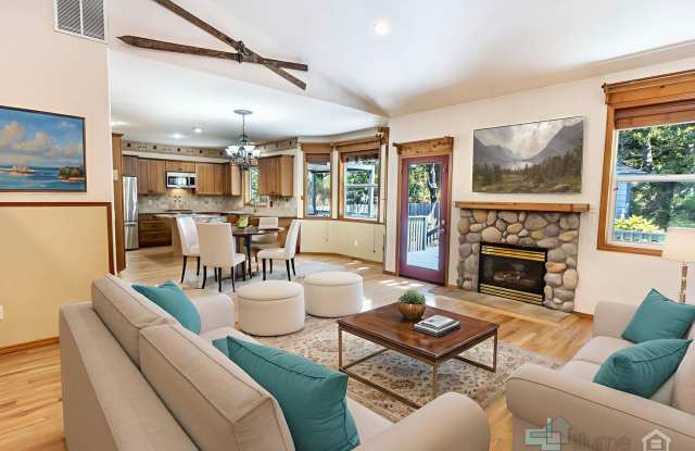Spacious and Private 4 bedroom 2 bathroom in Gearhart! - 1398 Garden Terrace Road, Gearhart, OR 97138