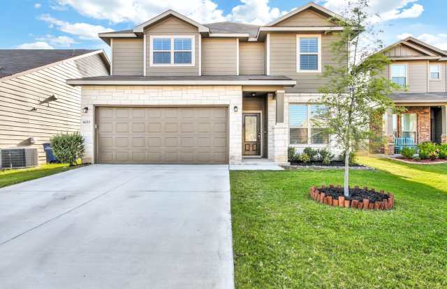 4-Bedroom Home Near Randolph AFB photos photos