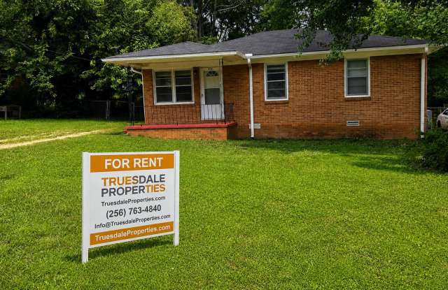 3br 1Ba and a large back yard with move in special! photos photos