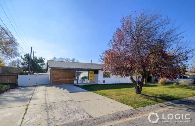 Stunning Home in Cottonwood Heights!! - 3070 East 7070 South, Cottonwood Heights, UT 84121