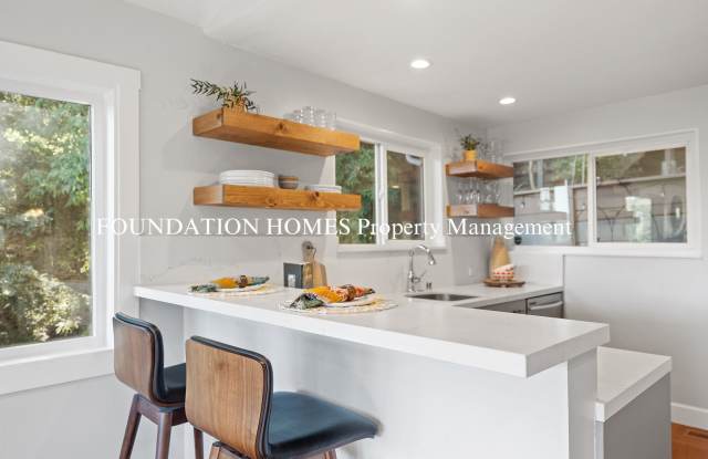 Tranquil Fairfax Retreat in the Redwoods w/ Remodeled Kitchen & Majestic Views! Gallery 3