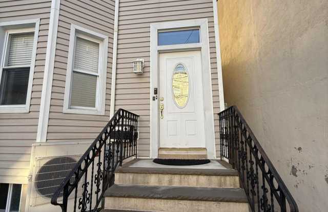 1204 Bay Street unit: 1 photos photos