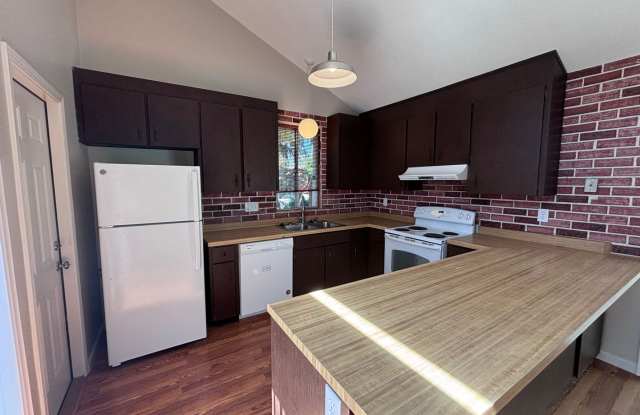 Blossom Valley- well maintained single-family home,3 beds, extra den and 2 baths Gallery 3