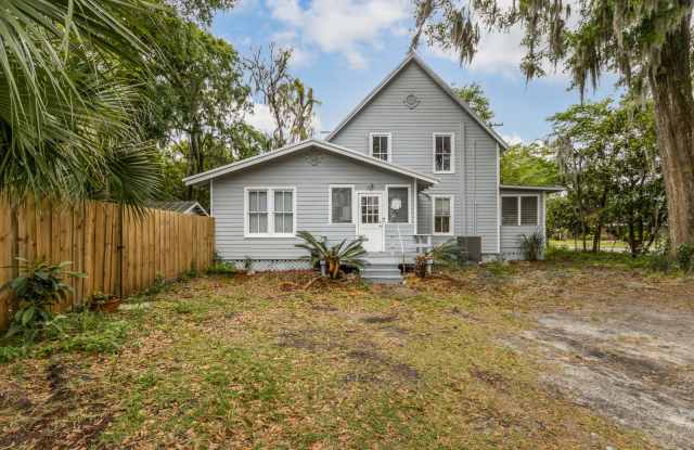 2523 Northwest 6th Street - 1 photos photos