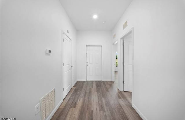 26481 sandhill Boulevard Gallery 3