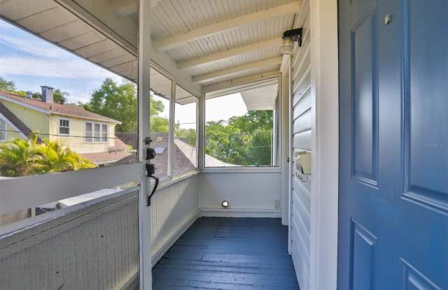 228 9TH AVENUE N Gallery 2