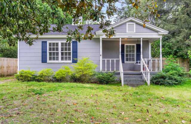 MIDTOWN COTTAGE photos photos