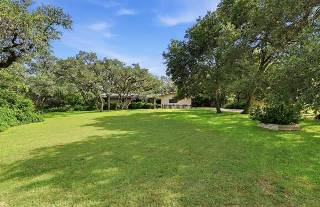 100 FLEETWOOD DR Gallery 2