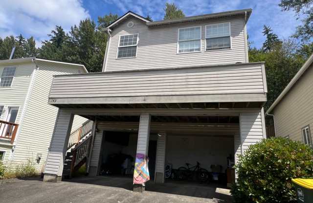 3 Bed 1.5 half bath House Close to WWU and trails! photos photos