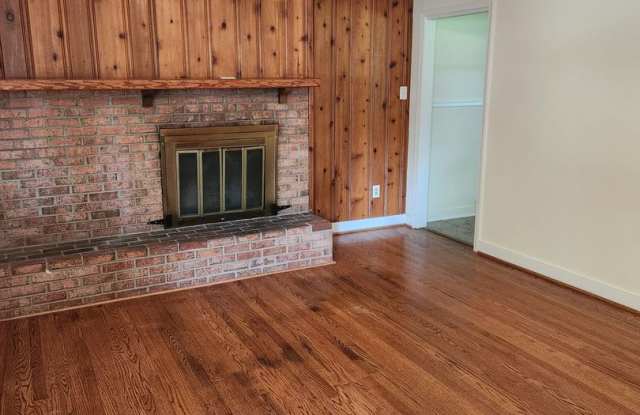 2 bed 1 bath Duplex Unit-Chesterfield Gallery 3