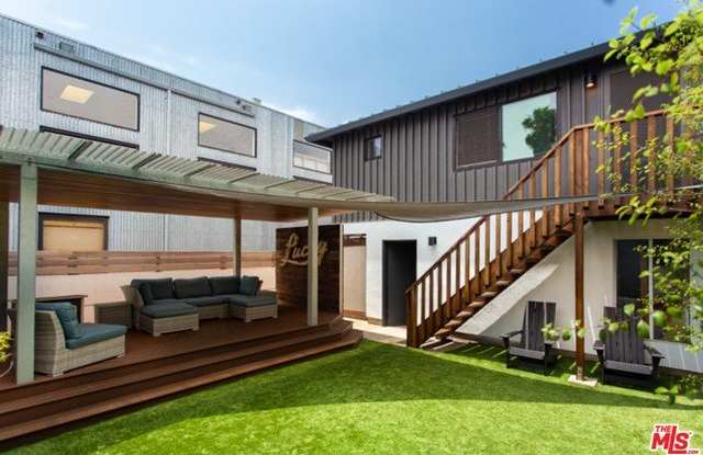 915 Milwood AVE - 915 Milwood Avenue, Los Angeles, CA 90291
