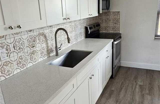 915 Avenue M photos photos