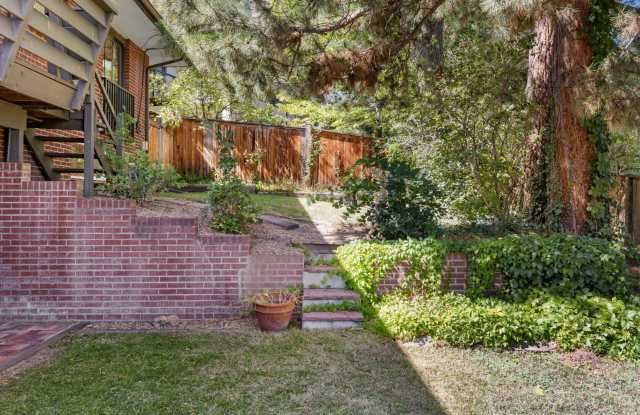Spacious 5 BR / 3 BA Boulder Home Near Chautauqua & Top Schools-Available NOW! Gallery 4