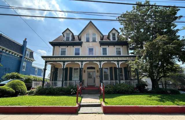 521 LEVERINGTON AVENUE photos photos
