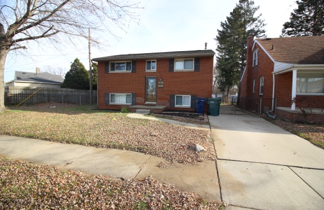 2807 Lafayette Blvd - 2807 Lafayette Boulevard, Lincoln Park, MI 48146