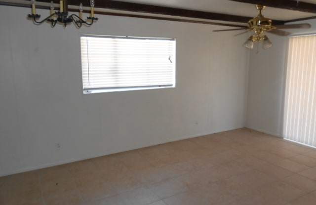 6229 N. 39th Ave. Gallery 4