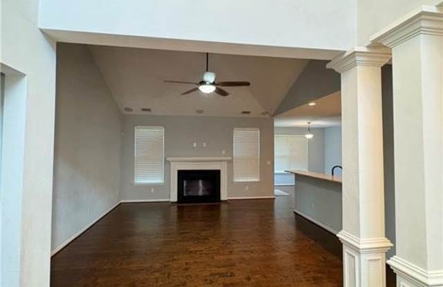 2324 Talvera Place Gallery 2