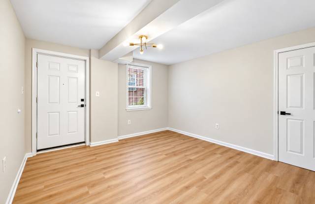 4554 MacArthur Boulevard Northwest - 3 Gallery 2