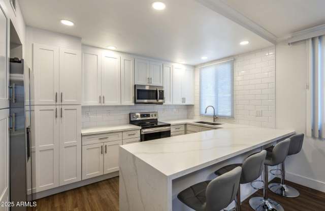 6936 E 3 Street photos photos