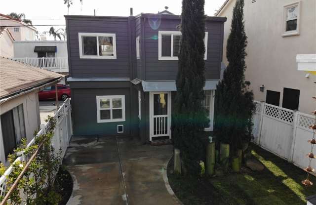320 9th St - 320 9th Street, Huntington Beach, CA 92648