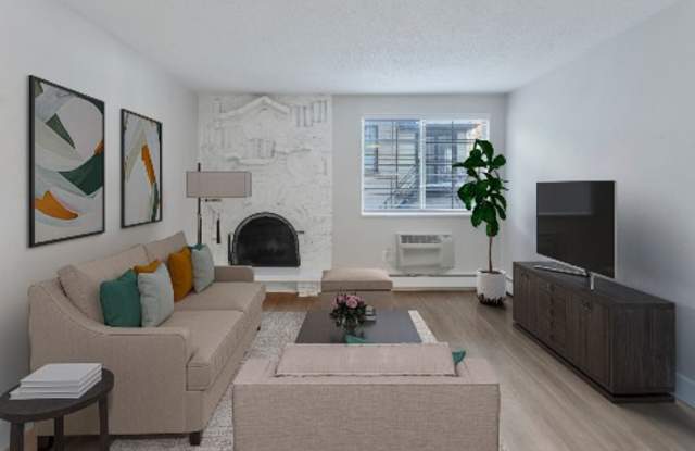 899 Washington Gallery 4