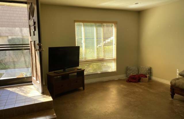 27425 Country Glen Road Gallery 4