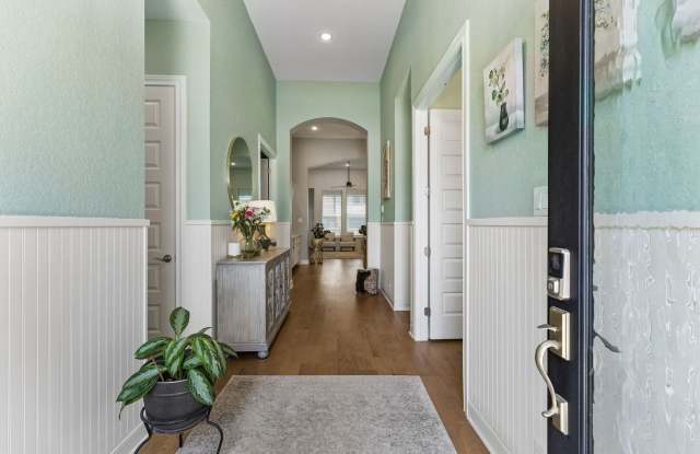 6826 Hallie Gallery 2