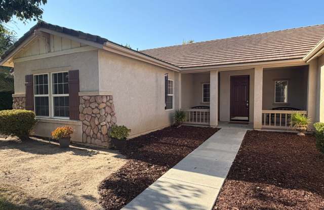 Large 4 bed 2.5 bath in desirable neighborhood photos photos