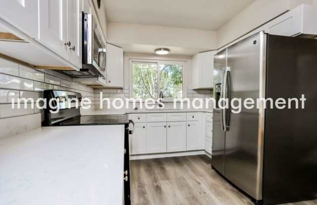8418 Hampstead Drive Gallery 4