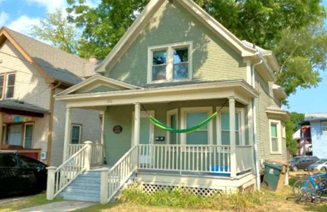 111 S Randall Ave. (4 BR) - Tallard Apartments photos photos