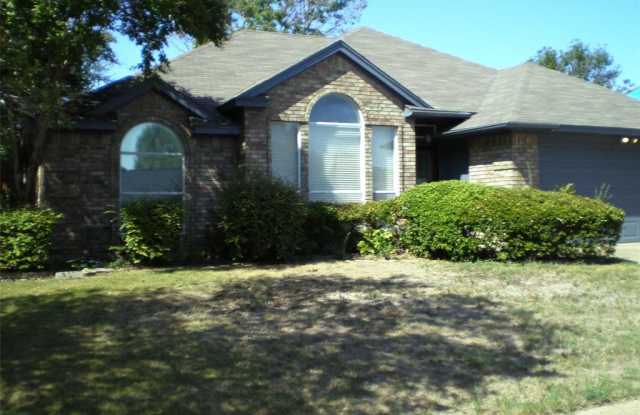 2907 Clairemont Lane Gallery 2