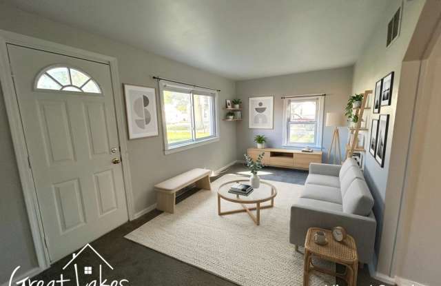 Cozy 1 bedroom / 1 bathroom bungalow now available for rent! Gallery 3